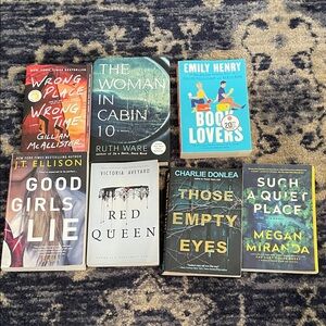 Collection of Mystery and Thriller Novels